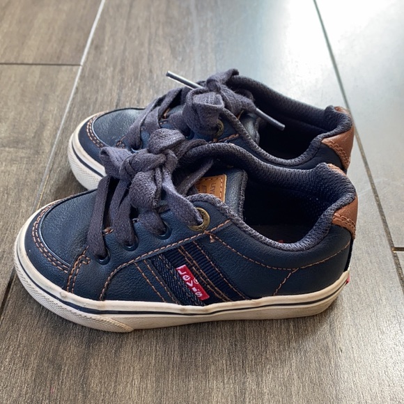Toddler Levi’s shoes - Picture 3 of 7